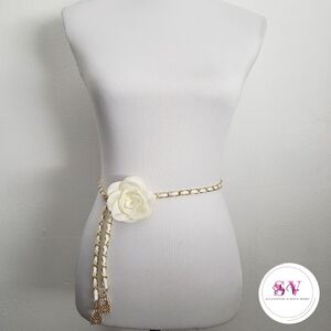 White And Gold Chain Belt With Flower Decor